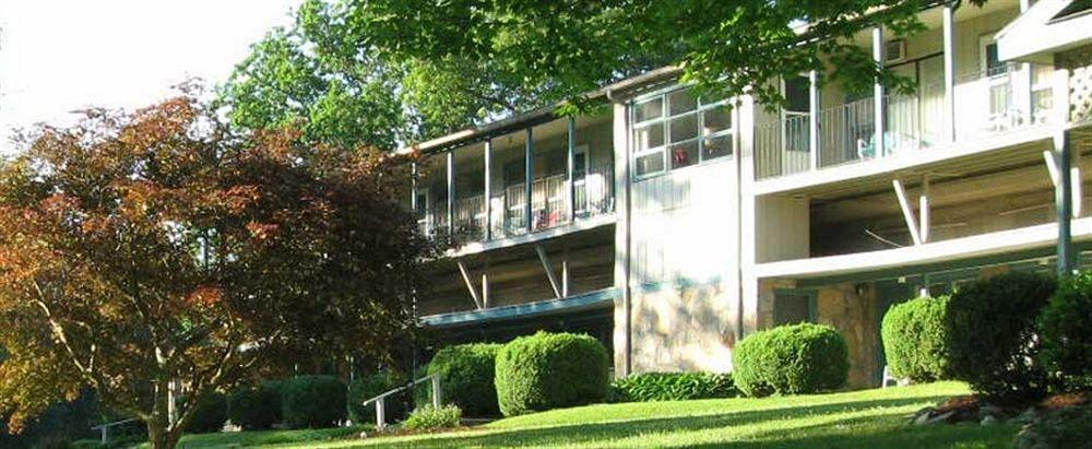 Mill House Lodge Flat Rock Exterior photo